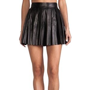 NWT Alice + Olivia Dara Box Pleat Leather Skirt in Black